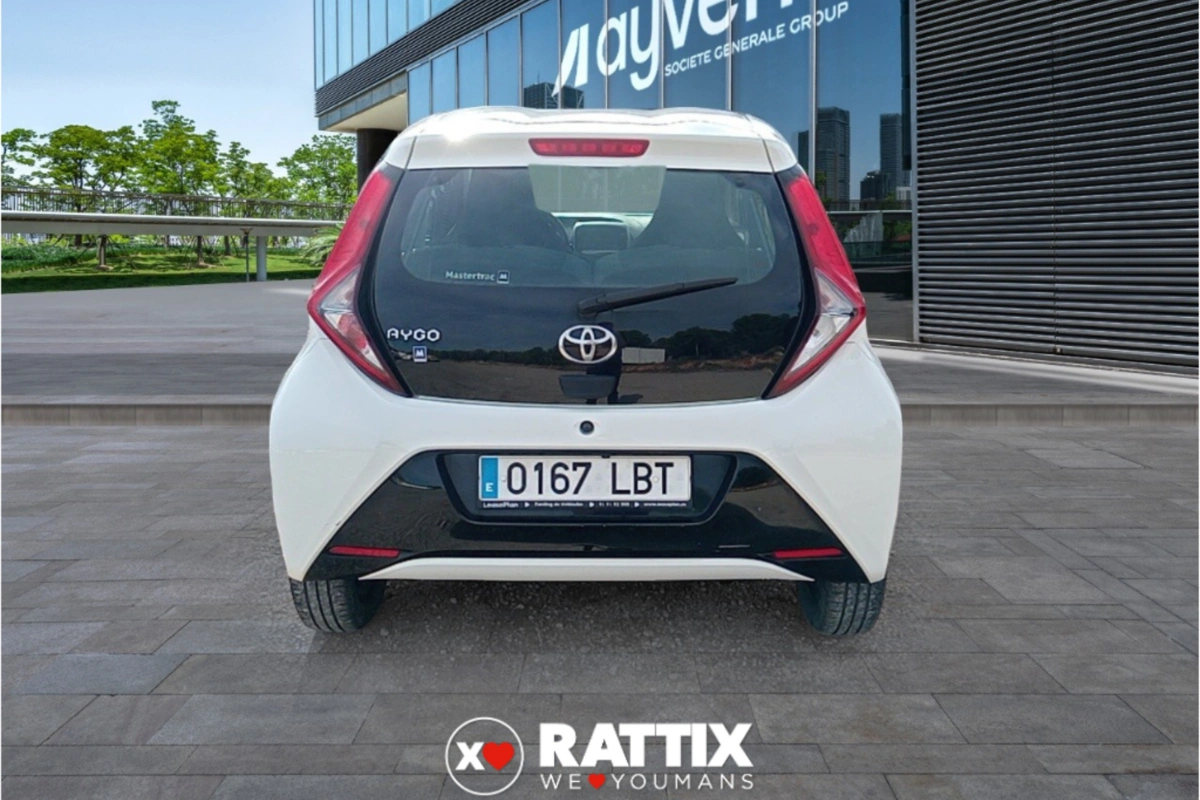 TOYOTA aygo ii 2018 5p Aygo 1.0 x-play 72cv